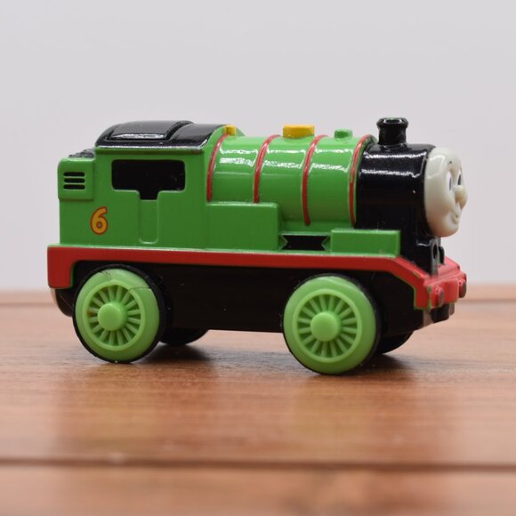 Thomas & Friends Percy Battery Motorized Diecast Wooden Railway Trains 2002 - Picture 4 of 7